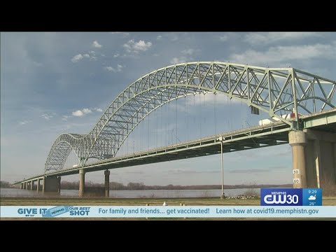 Memphis mayor asks Gov. Lee to invest in new bridge across the Mississippi River