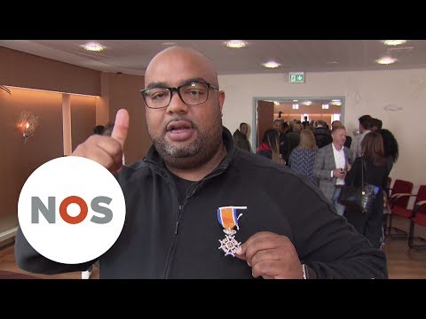 ROTJOCH: haalt zijn lintje op in trainingspak