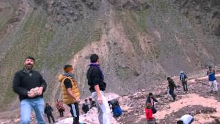 preview picture of video 'Road Building after landslide on Leh-Manali Highway 2nd July 2014 - 3'