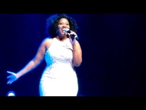 Vanessa Jackson'Tributo a Whitney Houston'-Greatest Love of All(16/10/2016TeatroNet)