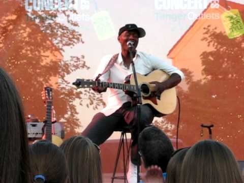 Javier Colon sings Crazy at Deer Park, NY on July 9, 2011