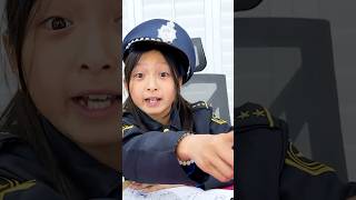 Download lagu Ellie and Charlotte's Funny Jail Escape With a Twist! mp3