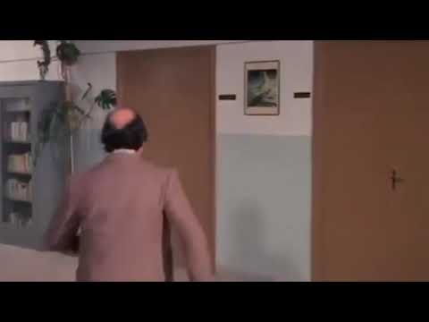 Professor Morlupo. Secondo sbaglio WC-Sala professori. Dal film: "L' insegnante va in collegio"