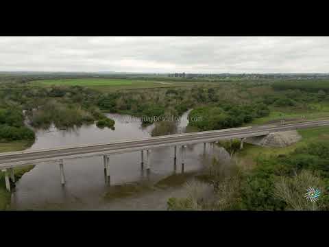 Video aéreo sobre el arroyo Malo próximo a Curtina en ruta 5, Tacuarembó M3 12727 29