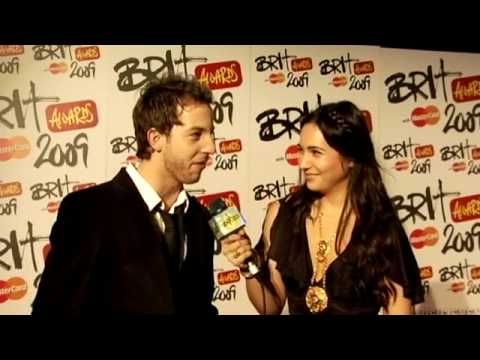 On The Red Carpet with James Morrison at the BRITs 2009