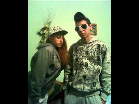 (mouxeis lipsei kai gia sena pono) perierga simadia ft ola ft vilson