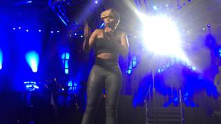 Mary J. Blige - Right Now (Live at iTunes Fest)