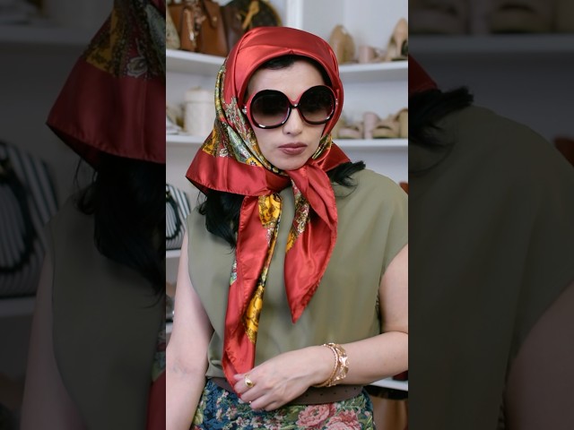 Vídeo relacionado con PoeticEHome Pañuelo Largo de Seda 100% Mulberry 170x53cm - Chal Suave y Ligero para Mujer, Ideal para Cuello, Cabello y Cabeza - Caja de Regalo