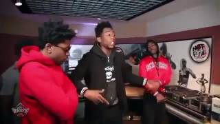 desiigner freestlyes  " make it out "  on hot 97