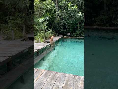 Lagoa Paraíso Azul em Presidente Figueiredo.