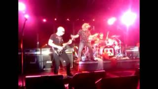 Chickenfoot Cleveland Hall Futures In The Past