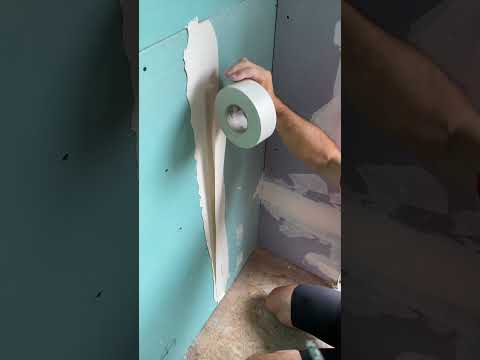 🔥 Cómo Tratar la Junta de un Panel de Drywall con Cinta de Papel, Llana y Espátula #shorts #drywall
