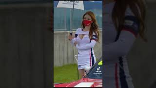 【TikTokまとめ】おっぱいを強調しまくっているレースクイーン