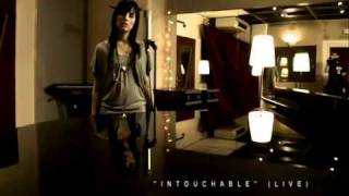 SARAH RIANI -INTOUCHABLE- (LIVE) - YouTube.flv