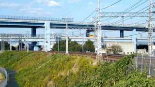preview picture of video 'Series 2200 with new color, Keihan Railway / 京阪2200系 新塗装'
