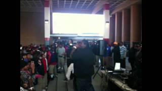 YOUNG PROBLEMZ PERFORMING BOI AT KASHMERE HIGH.mpg