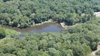 preview picture of video 'Devil’s Den Arkansas State Park lake and paddle board'