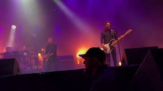 Midnight Oil - In The Valley (live)