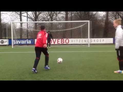 Als een blinde penalty's nemen - Door Geinoord Onder 14.