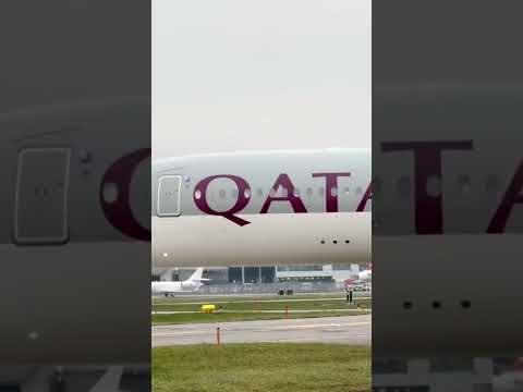 hammad international airport Doha qatar airways taxiway
