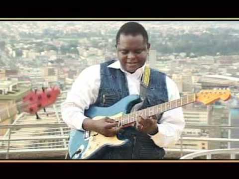 VAA JINA SAFI LA YESU---AIC SHINYANGA CHOIR