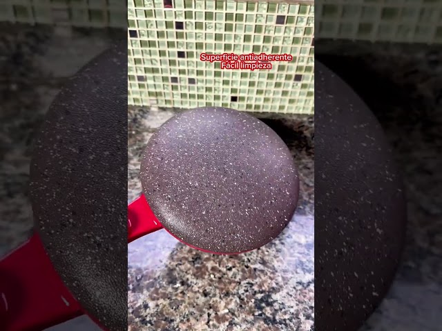 Vídeo relacionado con SugarWhisk mini crepera electrica, tostiarepas, panquecas maquina,pancakes maquina, ideal para panqueques, galletas, huevos, arepas y bocadillos de desayuno, blanca