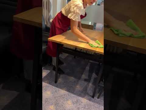 HKL - Tische alle 3 Monate mit Schleifschwamm und Öl polieren 