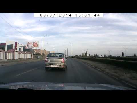 2014 09 07 Таксист у ТРЦ хамит