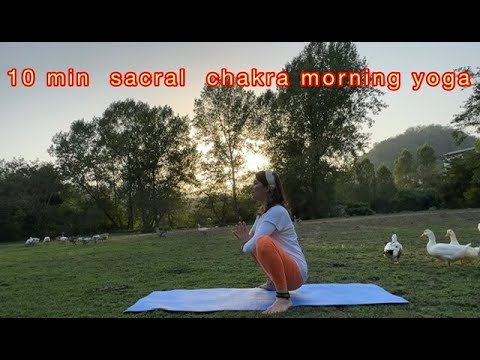 10 min Sacral Chakra Morning Yoga - Hip Opening Yoga