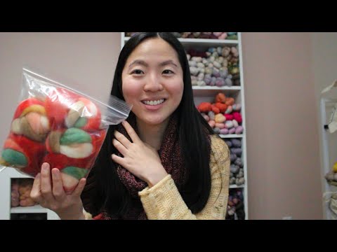 arieknits Ep. 94 - Starting a Christmas Sock Spin and Boucle Sweater Cast On!