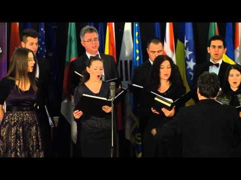 Intregul pamant - Corul Laudes Christi