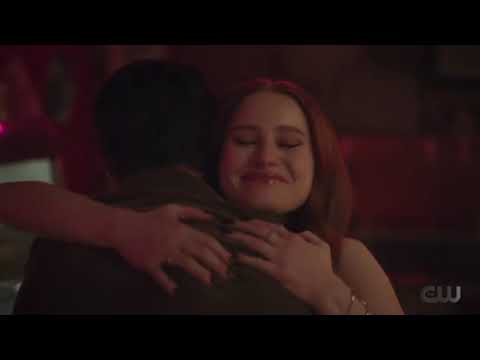 Everyone talks at the bar - Riverdale 5x15