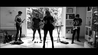 Songtext von Saigon Blue Rain - Solange Text Musik-video-Miniaturansicht