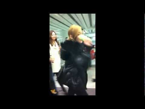 120114 Taeyeon hit manager oppa