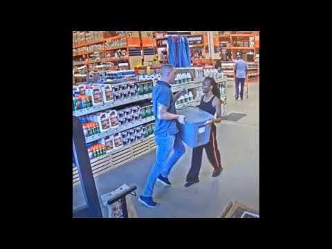 Mulher Shoplifter foge da Home Depot Loss Prevention