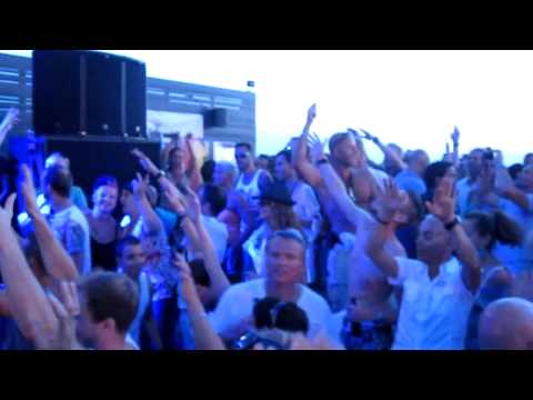 Ferry Corsten plays System F vs Cosmic Gate - The Blue Theme (Ferry Corsten Fix)