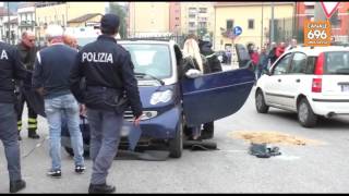 auto-si-ribalta-in-centro-paura-e-traffico-in-tilt