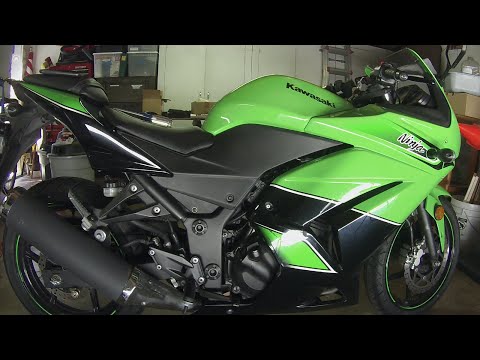 How to Change Spark Plugs on a 2011 Ninja 250