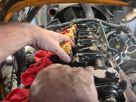 dt466e injector removal