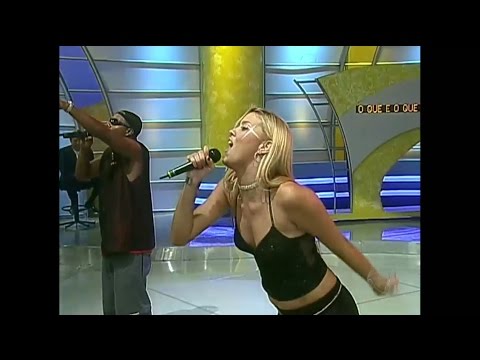 The funk song "Um Tapinha Não Dói" is accused of encouraging violence against women.