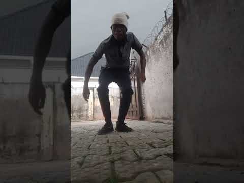 Scopie "Dances to UEFA remix "