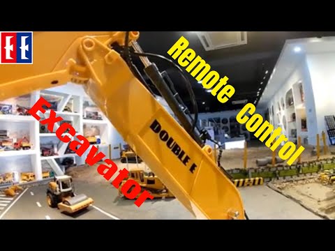 Slide 7 - 1:16 RC Excavator (video)