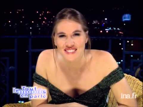 Interview vérité Mathilde Seigner en duplex de Cannes - Archive INA