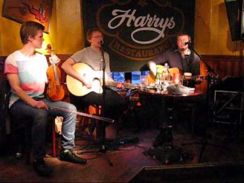 Thumbnail for Centipedes and Snakes - Black velvet Band (Harrys, mars 2010).wmv