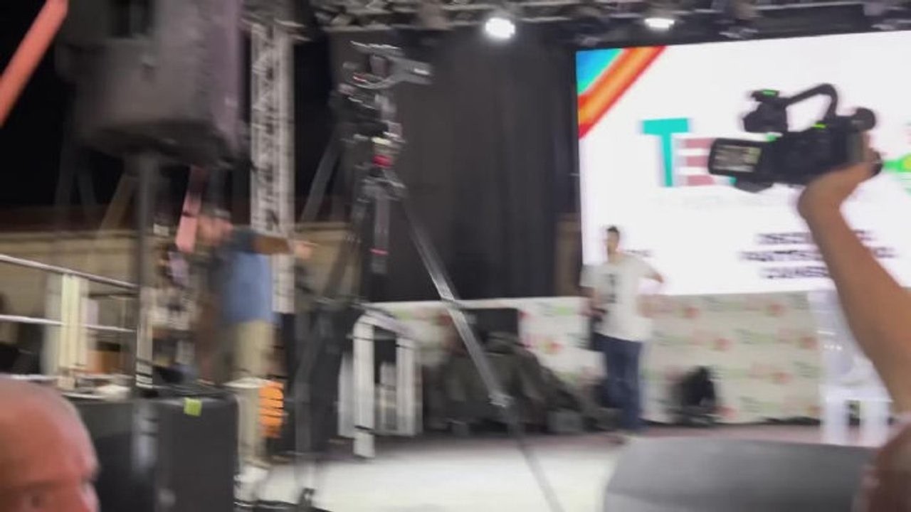 Bonelli, Conte, Fratoianni e Schlein salgono sul palco di "Terra 2026", Festa Nazionale di Avs