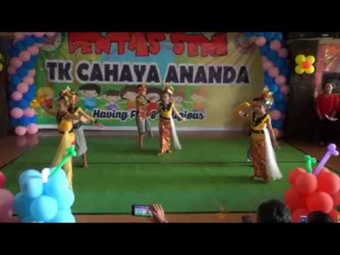 Tari Kreasi Ida Ayu Komang