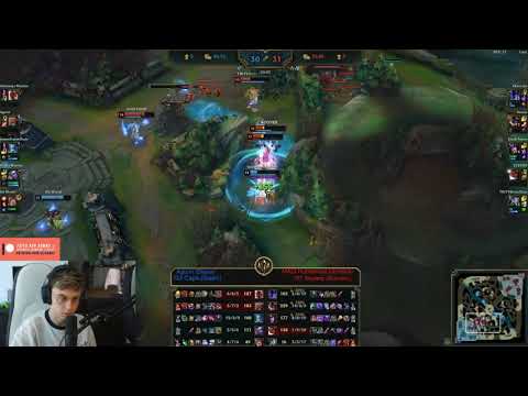 Caps make Gwen look easy