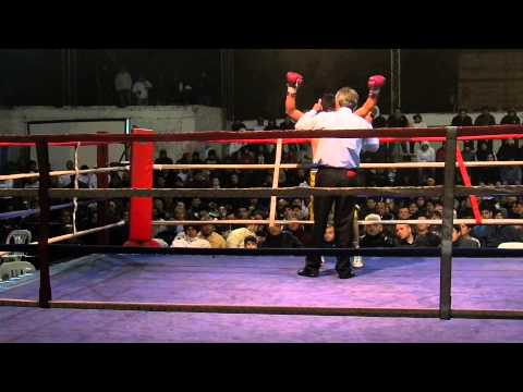 Carlos Chumbita vs. J. Mendoza, Round 1