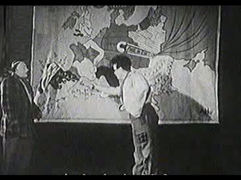 Voskovec & Werich a Osvobozené divadlo - unikátní záběry z roku 1938 o nebezpečí nacismu