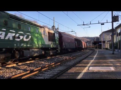 E483.102 ex NC + DE520.XXX DB Schenker R.I. sul MRS 56428 Empoli - Chiasso, in transito a Vernio